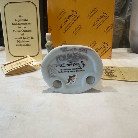 Emmet kelly jr balancing act clown - Picture 7 of 7